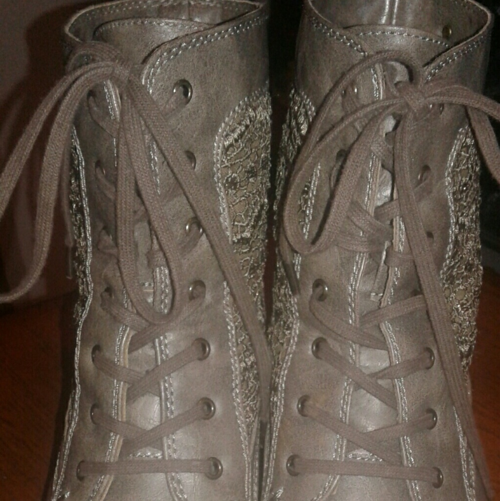 Roxy Lace Side Ankle boots